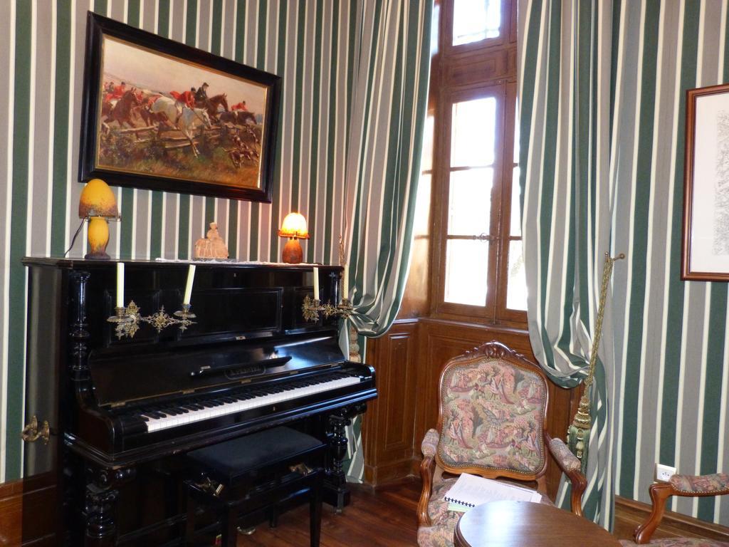 Chateau D'Urbilhac ลามาสต์ ภายนอก รูปภาพ